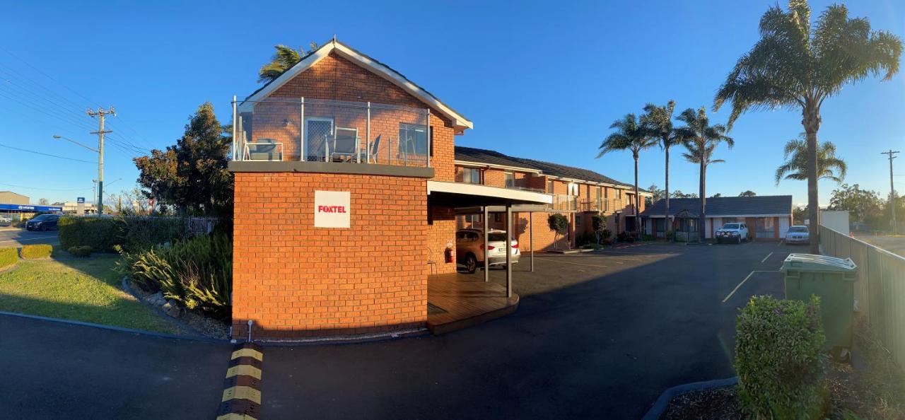 Avaleen Lodge Motor Inn Наура Екстериор снимка