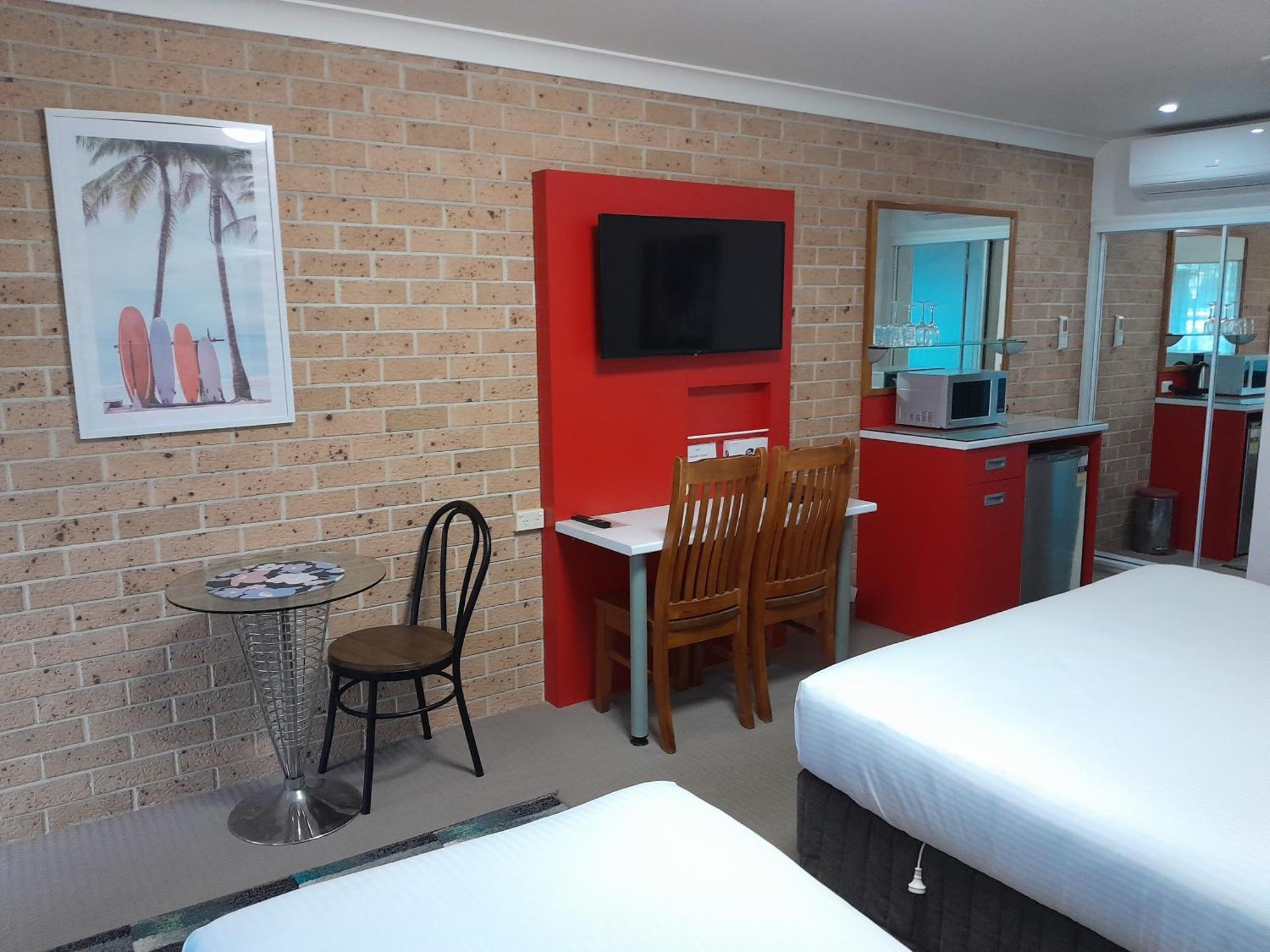 Avaleen Lodge Motor Inn Наура Екстериор снимка